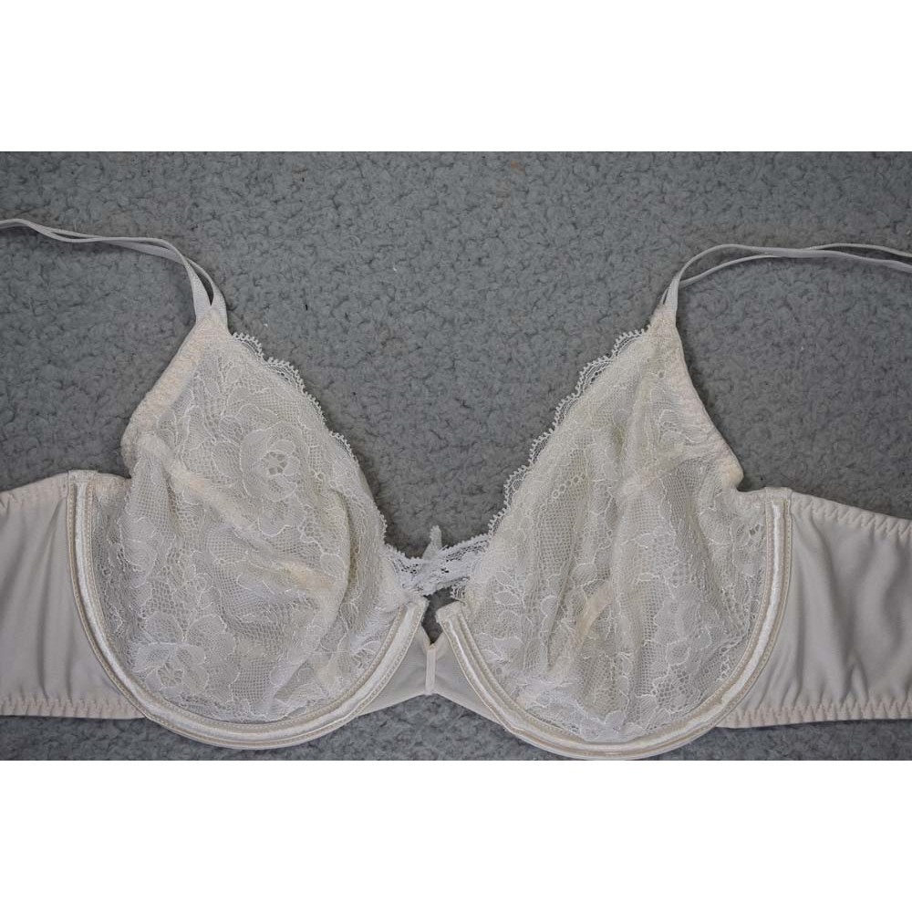 Vassarette Bra 38C Balconette Bra 75117 Luxe Lace Unlined Underwire Bra